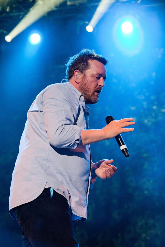 Elbow liveop Rock-A-Field in Roeser, Luxemburg on 26 juni 2011